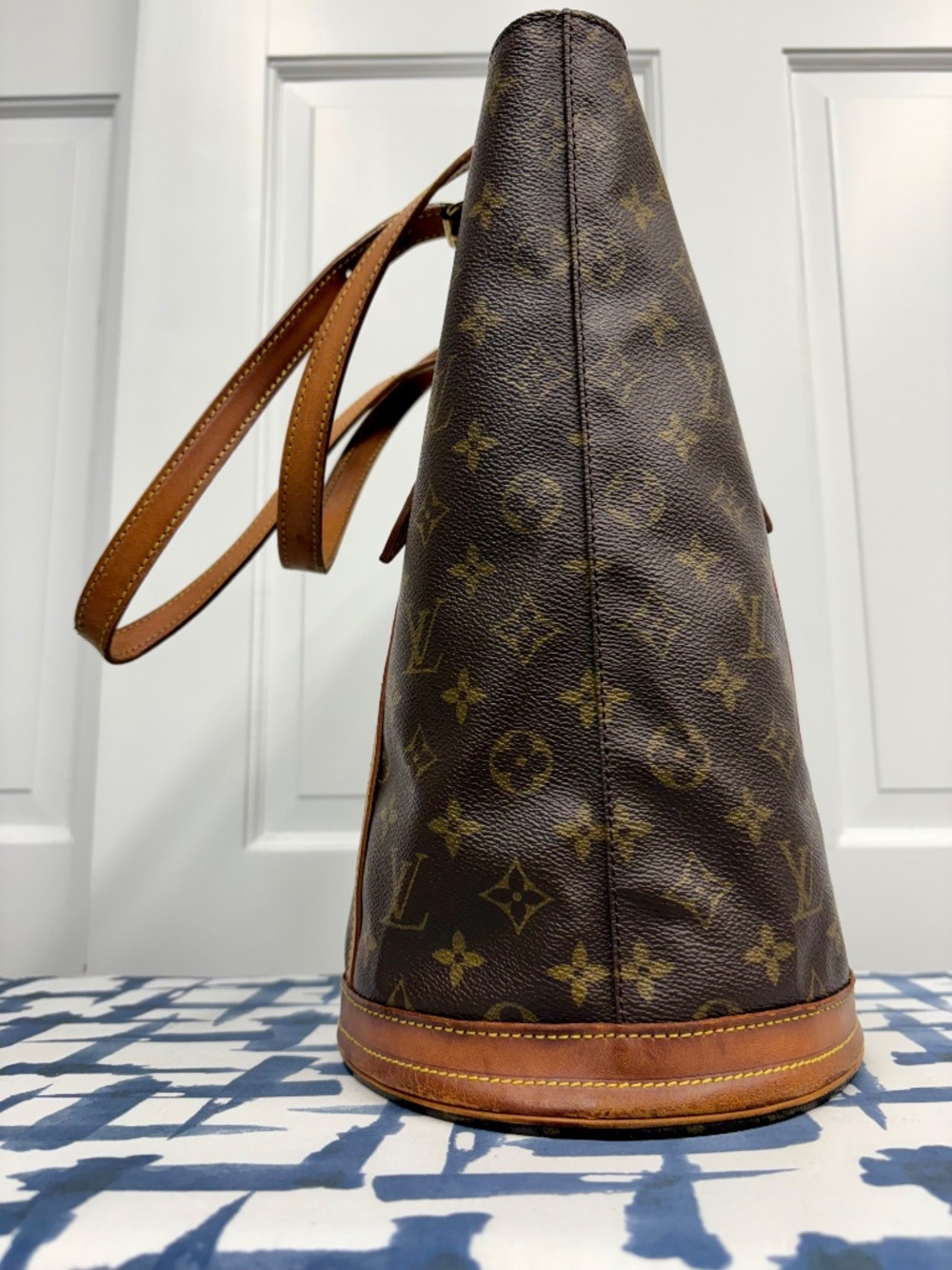 Vintage 90’s Louis Vuitton Bucket Bag Monogram Canvas—NEW INTERIOR - Picture 5 of 14